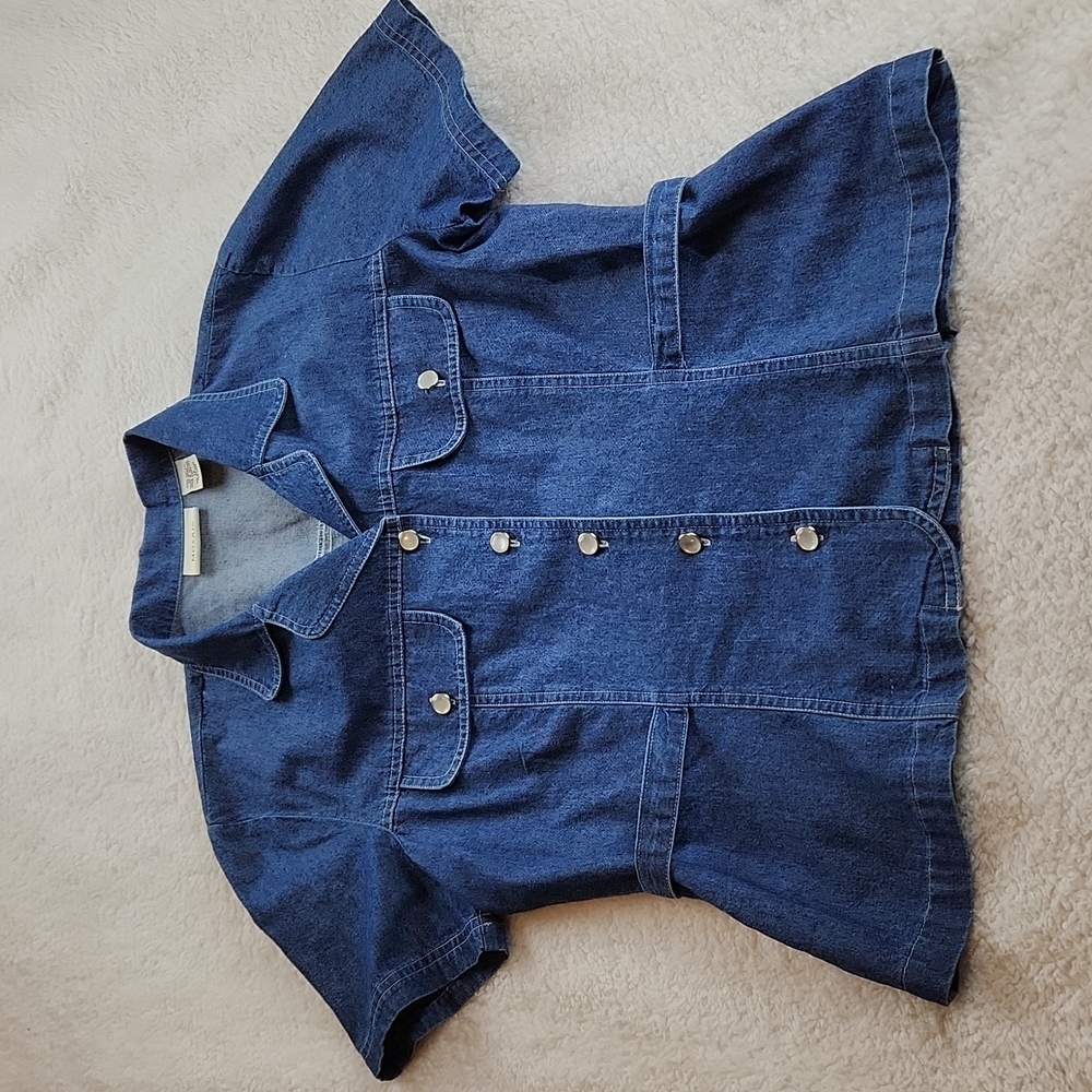 Mosaic size 12 denim top, pearlized snaps and tie back